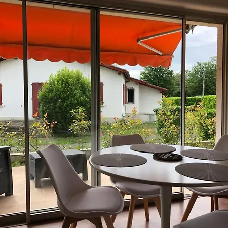Cosy, En Rez De Chaussee, En Plein Centre De Les Bains * Cambo-les-Bains