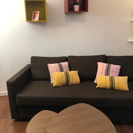 Cosy, En Rez De Chaussee, En Plein Centre De Les Bains *